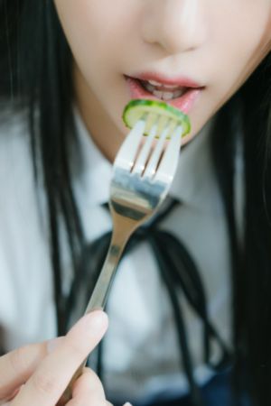 变成黑皮后跟朋友无增删_国产剧影视在线观看