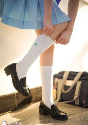 青青精品美女视频_720全集免费播放