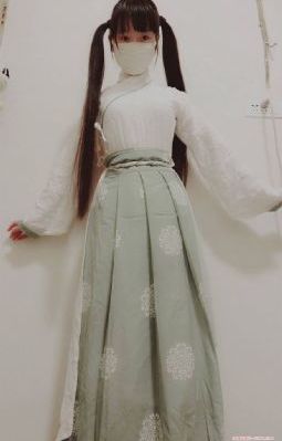 美女露出让男生揉的电影_超清HD在线观看